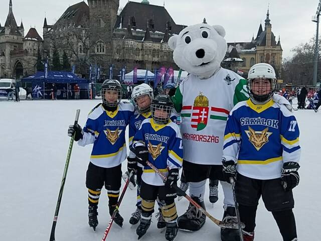 Eseménydús hét a Pécsi Sakálok jégkorongozóinak életében